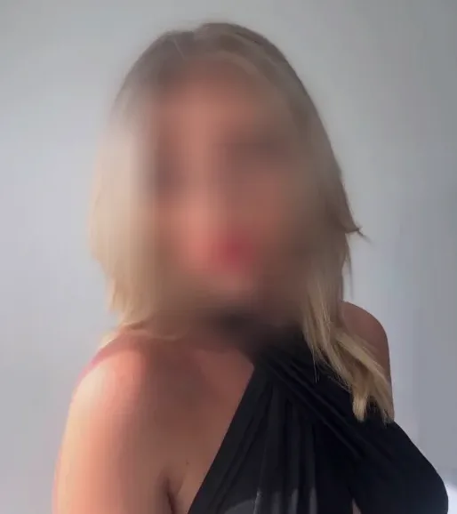 Cecilia, 32