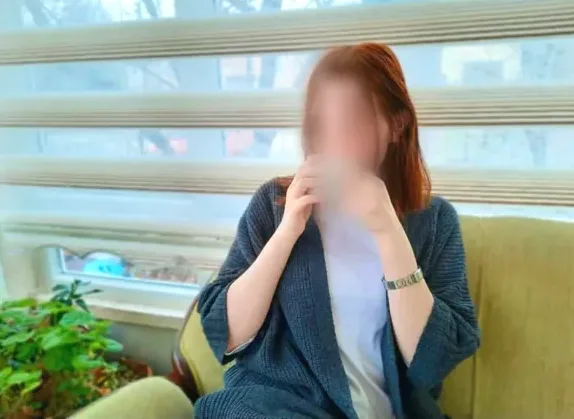 Elsa, 24