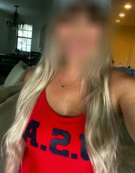 Jenni, 38