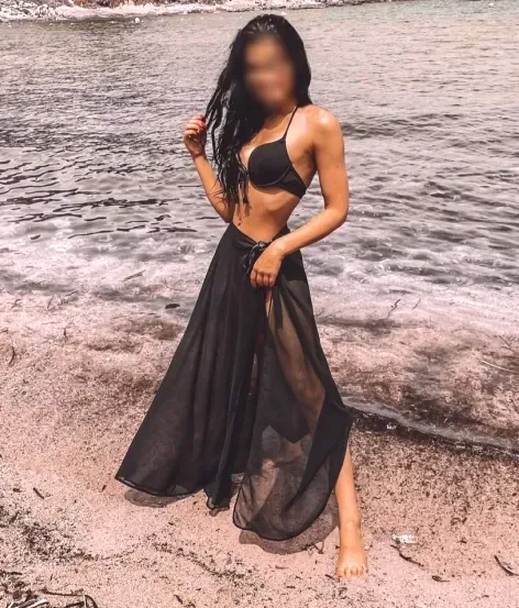 Laura, 35