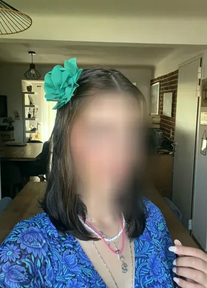Nathalie, 23