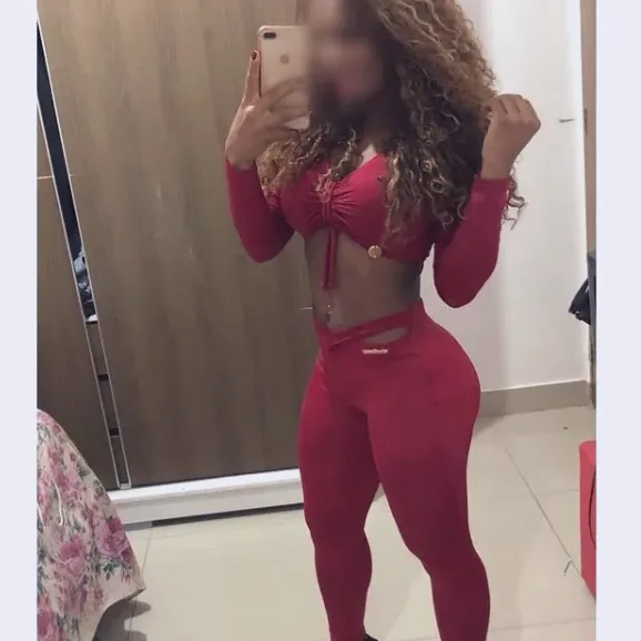 Yasmin, 31